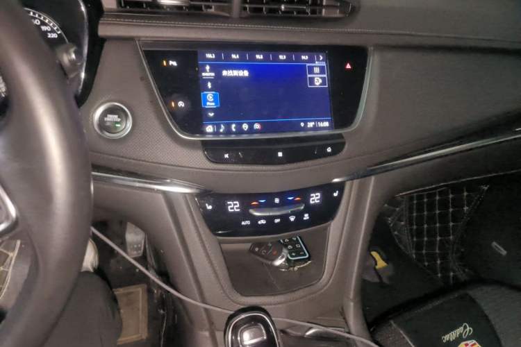 Used Cadillac XT5 2021 2.0T Two-Wheel Drive Luxury Version Audio And AC Panel