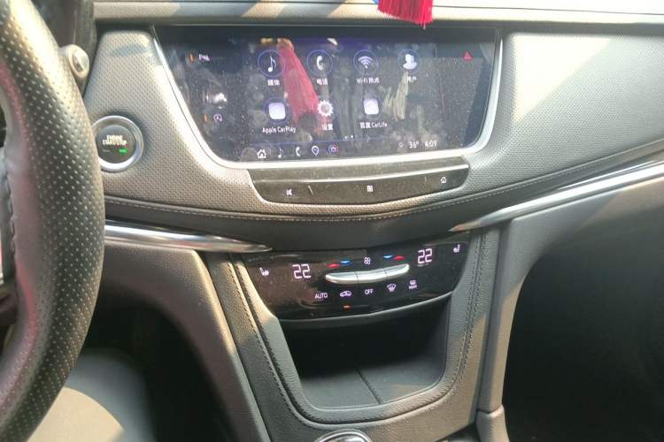 Used Cadillac XT5 2021 2.0T Two-Wheel Drive Luxury Version Audio And AC Panel
