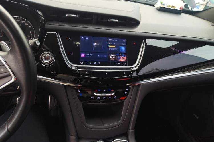 Used Cadillac XT5 2021 2.0T Four-Wheel Drive Premium Edition Audio And AC Panel