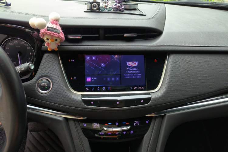 Used Cadillac XT5 2021 2.0T Two-Wheel Drive Luxury Version Audio And AC Panel