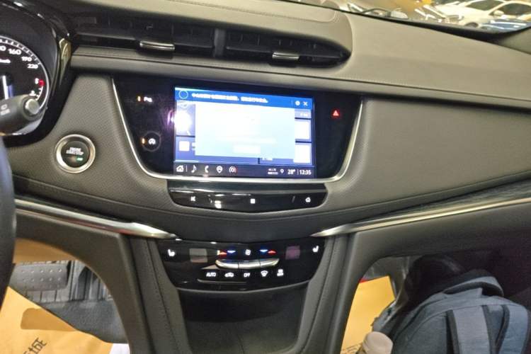 Used Cadillac XT5 2021 28T Luxury Model Audio And AC Panel