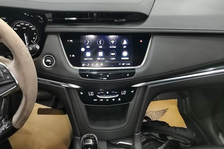 Used Cadillac XT5 2021 28T Luxury Model Audio And AC Panel