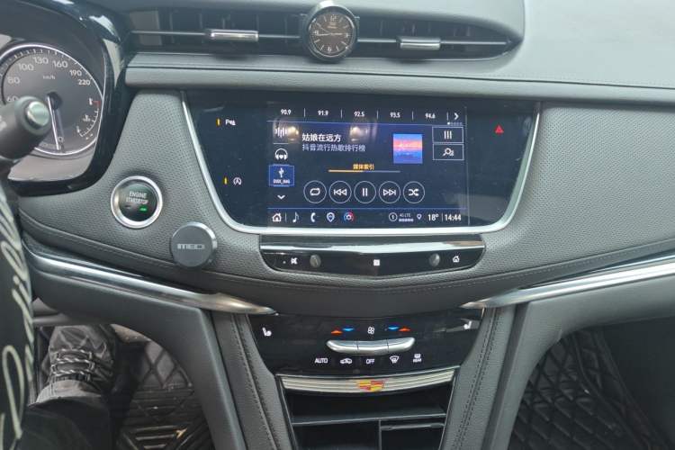 Used Cadillac XT5 2021 28T Four-Wheel Drive Luxury Version Audio And AC Panel