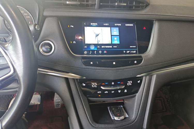 Used Cadillac XT5 2021 28T Luxury Model Audio And AC Panel