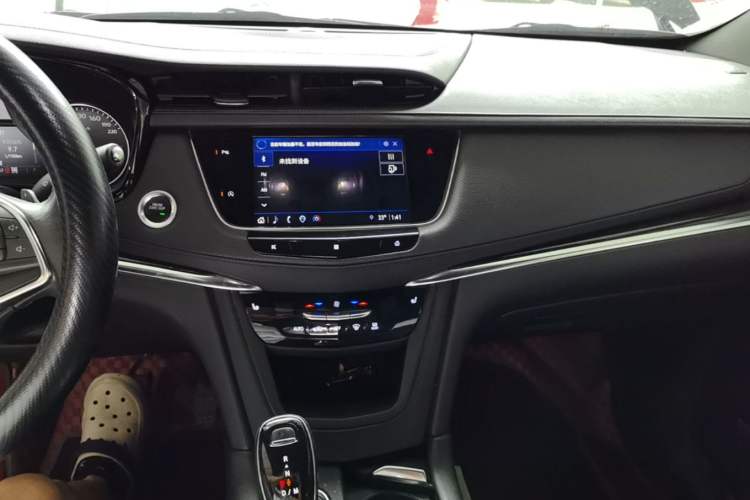 Used Cadillac XT5 2021 28T Four-Wheel Drive Luxury Version Audio And AC Panel