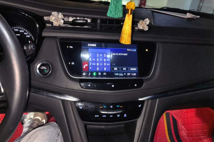 Used Cadillac XT5 2021 2.0T Two-Wheel Drive Luxury Version Audio And AC Panel