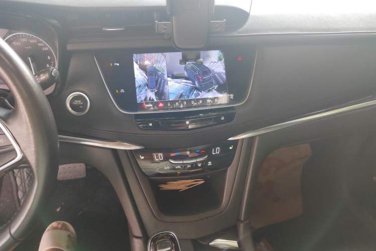 Used Cadillac XT5 2021 2.0T Four-Wheel Drive Luxury Version Audio And AC Panel