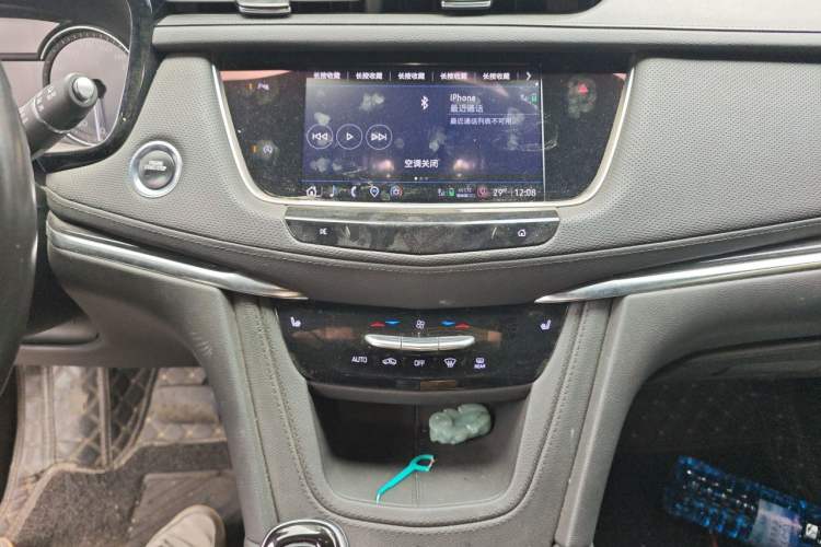Used Cadillac XT5 2021 2.0T Two-Wheel Drive Luxury Version Audio And AC Panel