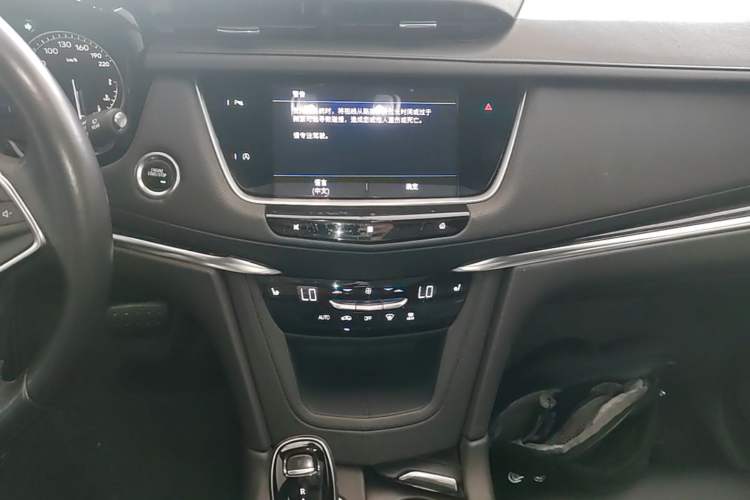 Used Cadillac XT5 2021 28T Luxury Model Audio And AC Panel