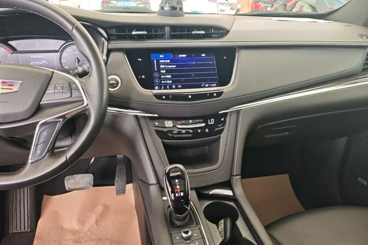 Used Cadillac XT5 2021 2.0T Four-Wheel Drive Luxury Version Audio And AC Panel
