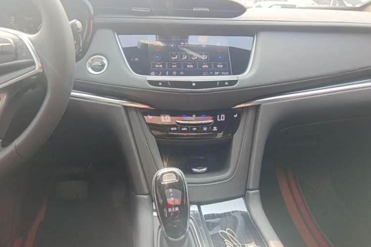 Used Cadillac XT5 2021 28T Luxury Model Audio And AC Panel