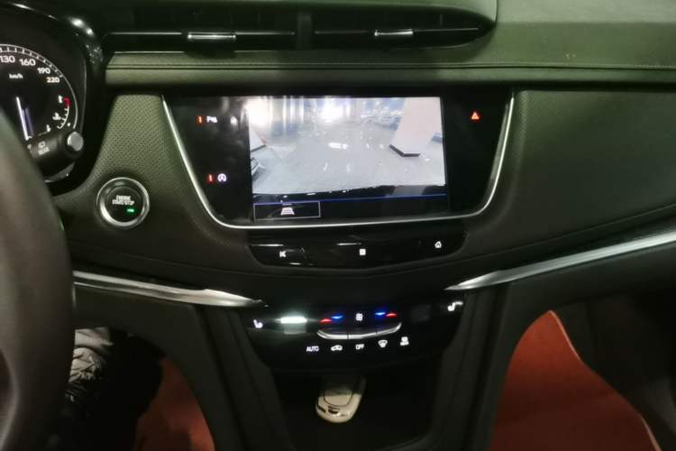 Used Cadillac XT5 2021 28T Luxury Model Audio And AC Panel