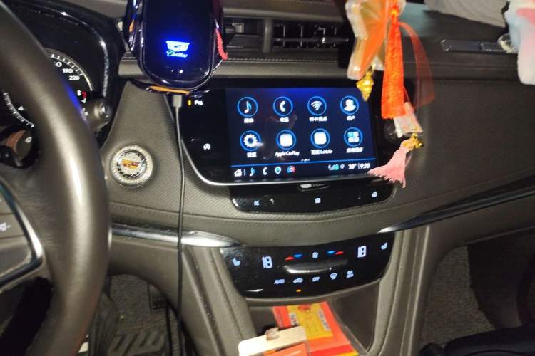 Used Cadillac XT5 2021 28T Luxury Model Audio And AC Panel