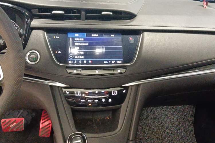 Used Cadillac XT5 2021 2.0T Two-Wheel Drive Luxury Version Audio And AC Panel