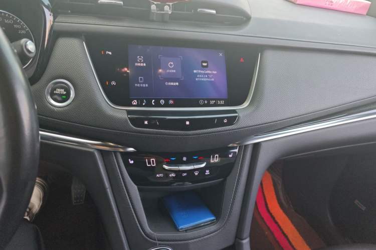 Used Cadillac XT5 2021 2.0T Two-Wheel Drive Luxury Version Audio And AC Panel