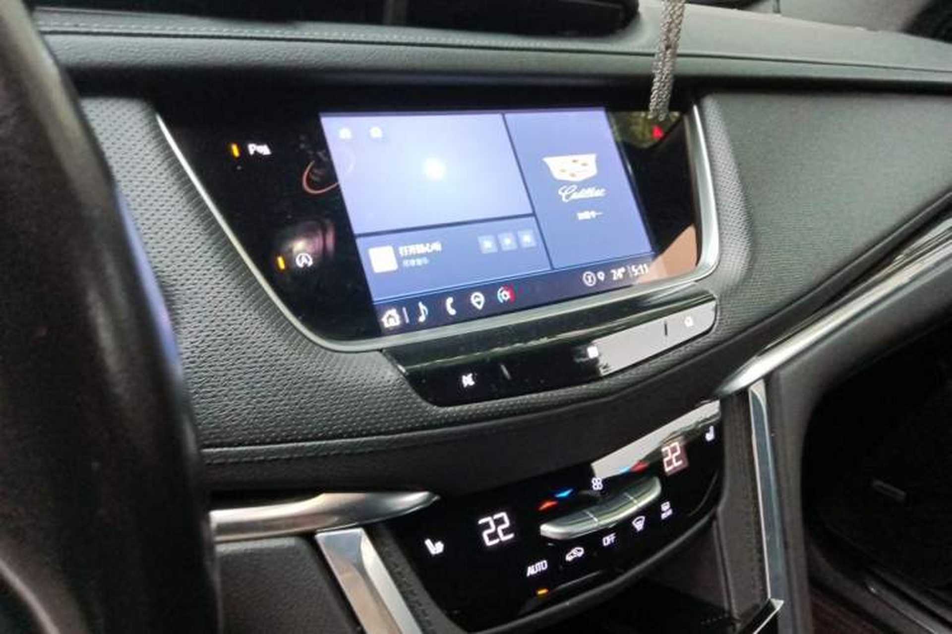 Used Cadillac XT5 2021 2.0T Two-Wheel Drive Luxury Version Audio And AC Panel