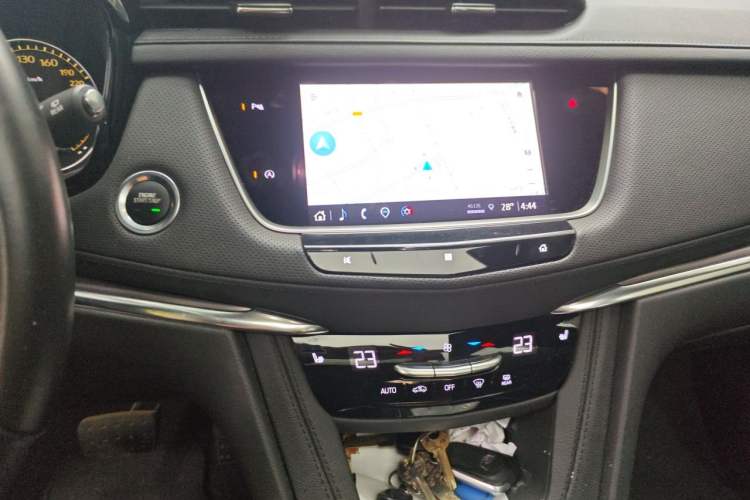 Used Cadillac XT5 2021 28T Four-Wheel Drive Tech Version Audio And AC Panel