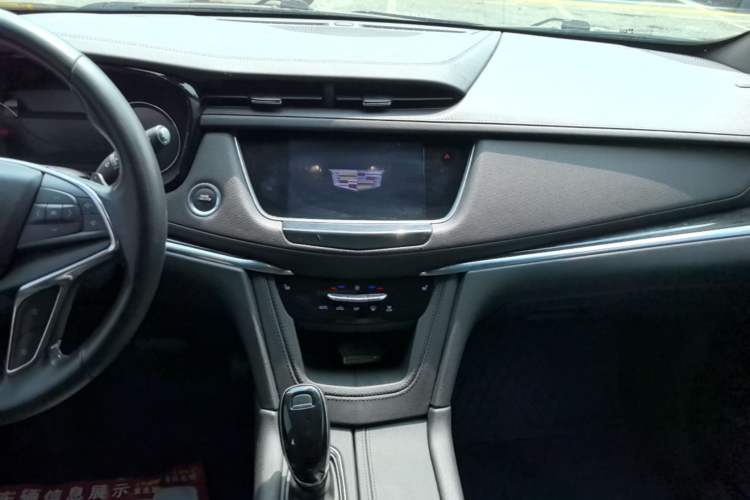 Used Cadillac XT5 2021 28T Luxury Model Audio And AC Panel