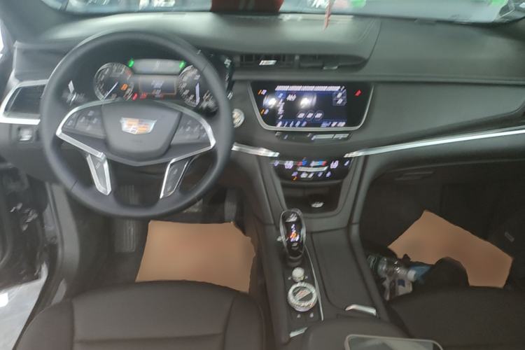 Used Cadillac XT5 2021 2.0T Two-Wheel Drive Luxury Version Center Console