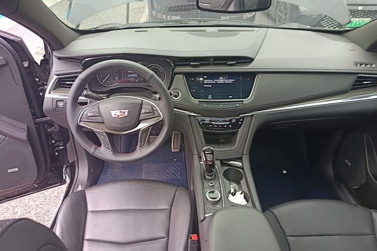 Used Cadillac XT5 2021 28T Four-Wheel Drive Leading Sport Model Center Console