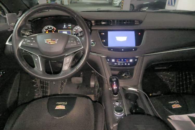 Used Cadillac XT5 2021 2.0T Two-Wheel Drive Luxury Version Center Console