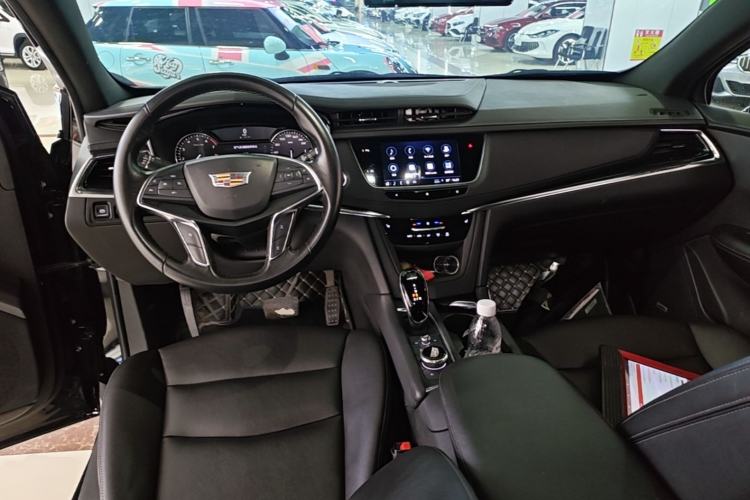 Used Cadillac XT5 2021 2.0T Two-Wheel Drive Luxury Version Center Console