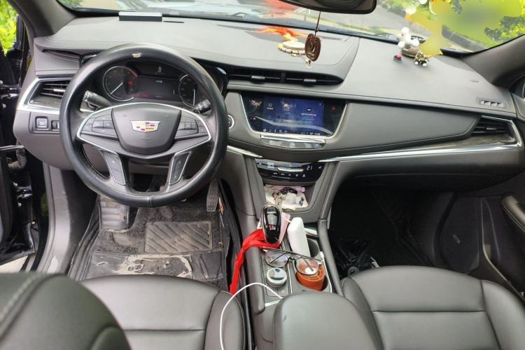 Used Cadillac XT5 2021 28T Luxury Model Center Console