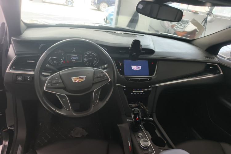 Used Cadillac XT5 2021 2.0T Two-Wheel Drive Luxury Version Center Console