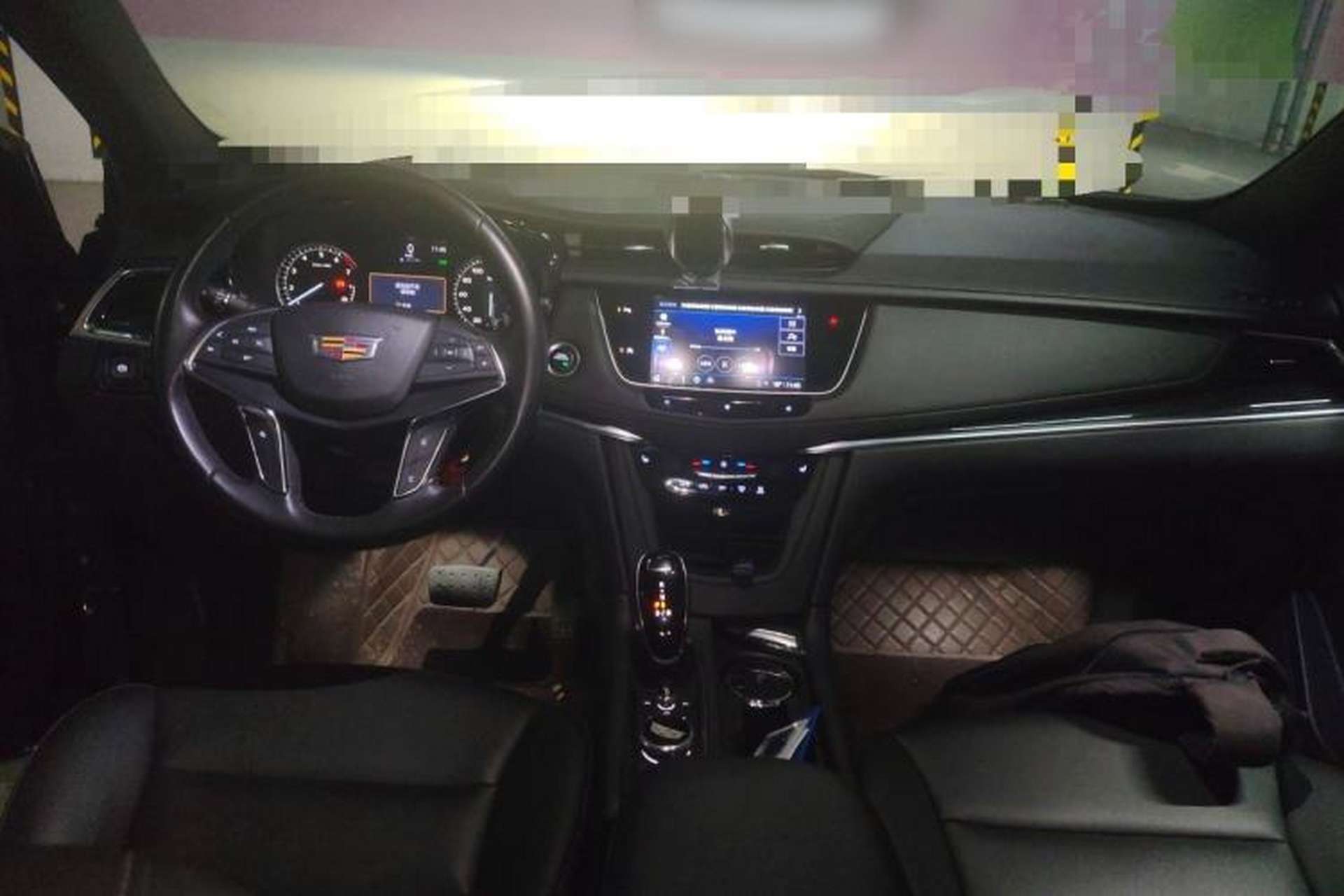 Used Cadillac XT5 2021 2.0T Four-Wheel Drive Luxury Version Center Console