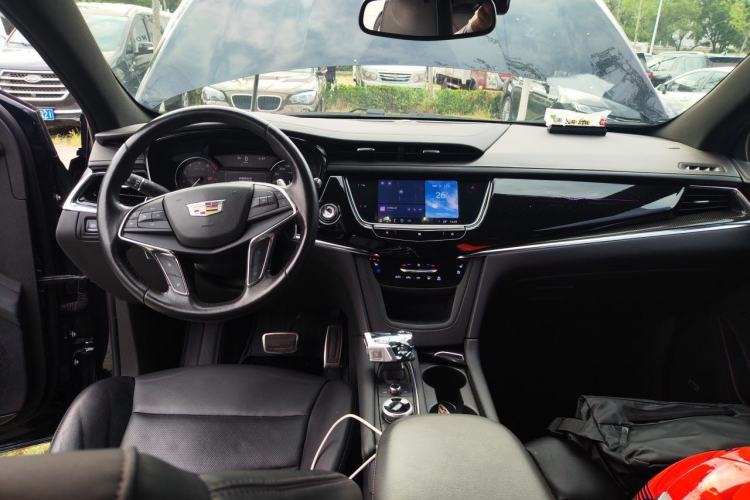 Used Cadillac XT5 2021 2.0T Four-Wheel Drive Premium Edition Center Console