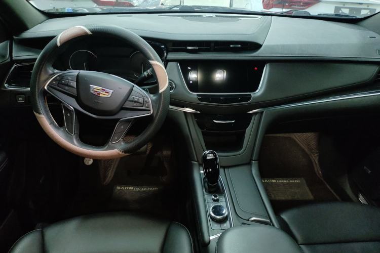 Used Cadillac XT5 2021 2.0T Two-Wheel Drive Luxury Version Center Console