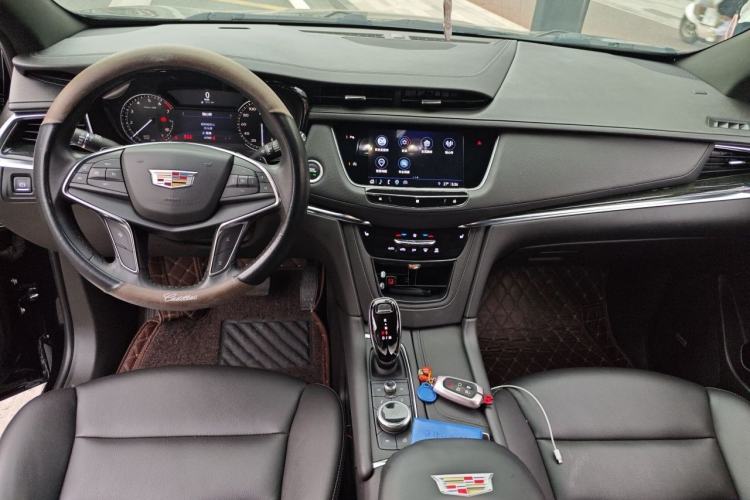 Used Cadillac XT5 2021 2.0T Two-Wheel Drive Luxury Version Center Console