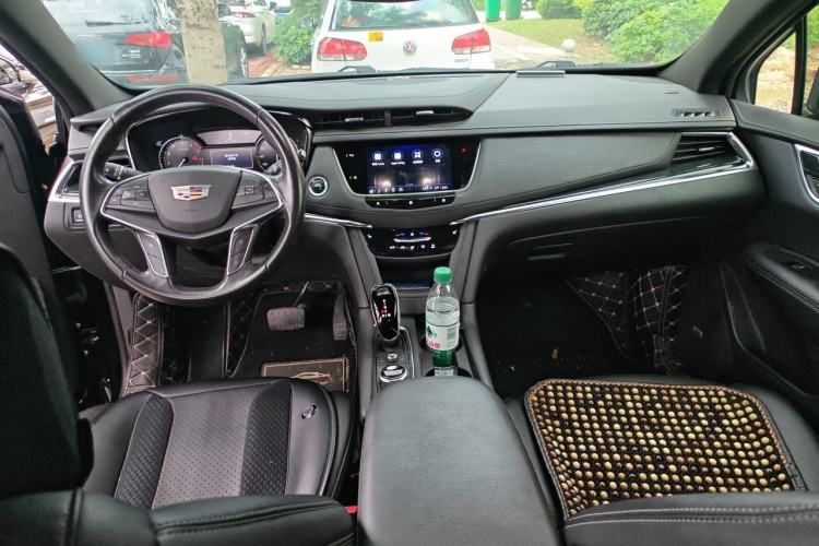 Used Cadillac XT5 2021 28T Luxury Model Center Console