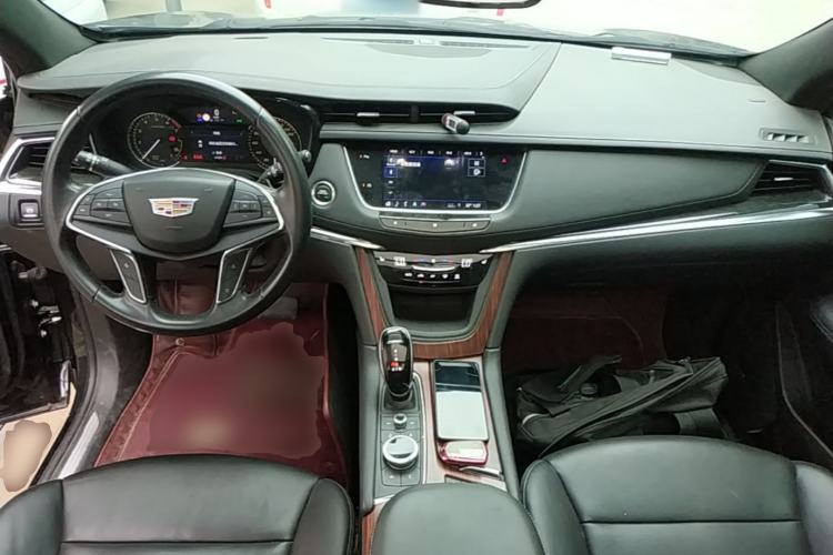 Used Cadillac XT5 2021 28T Luxury Model Center Console
