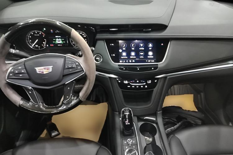 Used Cadillac XT5 2021 28T Luxury Model Center Console