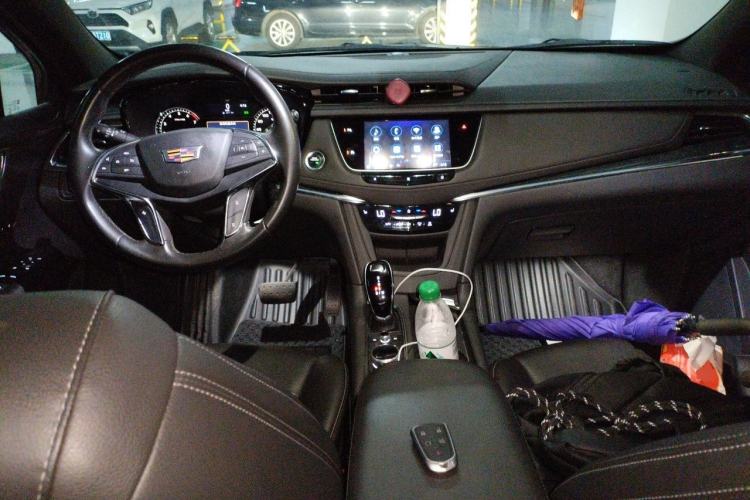 Used Cadillac XT5 2021 2.0T Two-Wheel Drive Luxury Version Center Console
