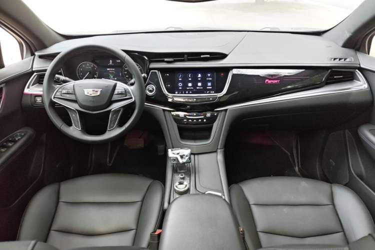 Used Cadillac XT5 2021 28T Four-Wheel Drive Tech Version Center Console