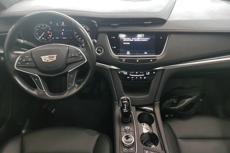 Used Cadillac XT5 2021 28T Luxury Model Center Console