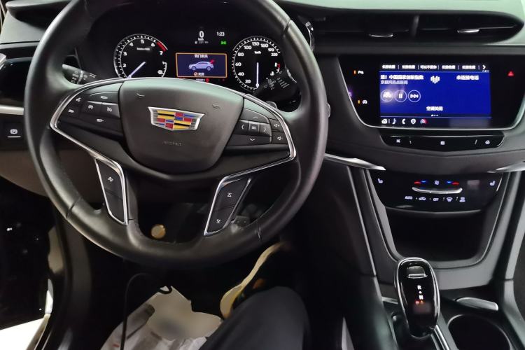 Used Cadillac XT5 2021 2.0T Two-Wheel Drive Luxury Version Center Console