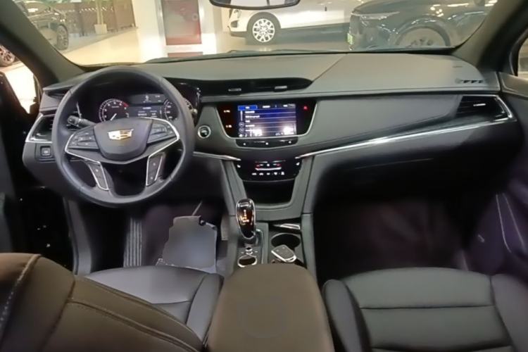 Used Cadillac XT5 2021 2.0T Four-Wheel Drive Luxury Version Center Console