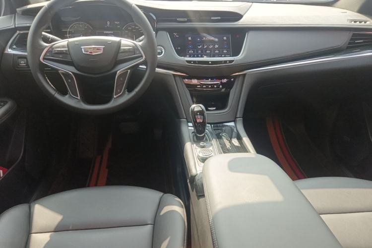 Used Cadillac XT5 2021 28T Luxury Model Center Console