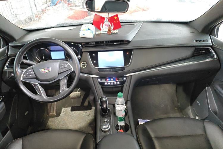 Used Cadillac XT5 2021 28T Luxury Model Center Console
