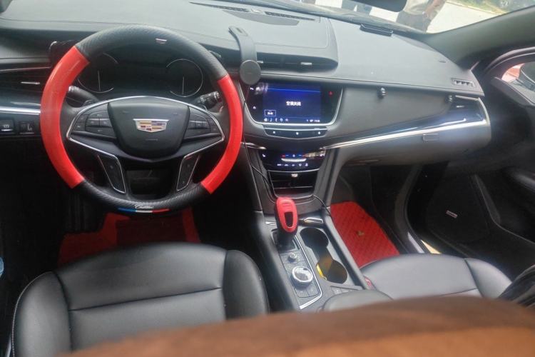 Used Cadillac XT5 2021 28T Luxury Model Center Console