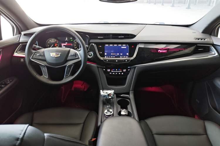 Used Cadillac XT5 2021 28T Four-Wheel Drive Tech Version Center Console