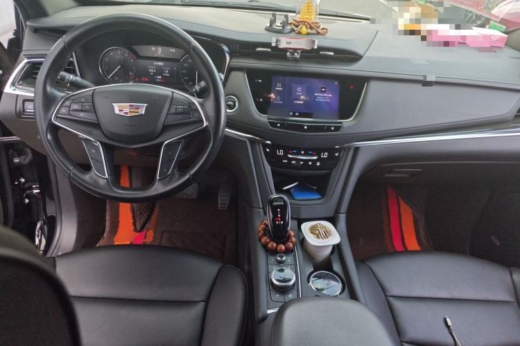 Used Cadillac XT5 2021 2.0T Two-Wheel Drive Luxury Version Center Console