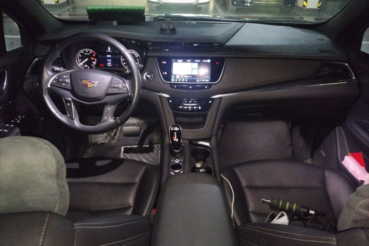 Used Cadillac XT5 2021 2.0T Two-Wheel Drive Luxury Version Center Console