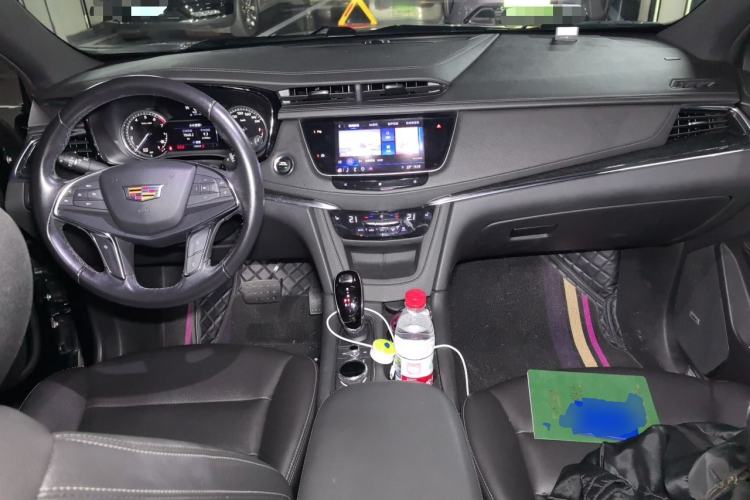 Used Cadillac XT5 2021 28T Luxury Model Center Console