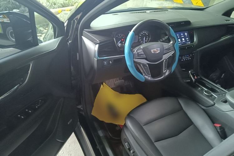 Used Cadillac XT5 2021 28T Luxury Model Driver Seat