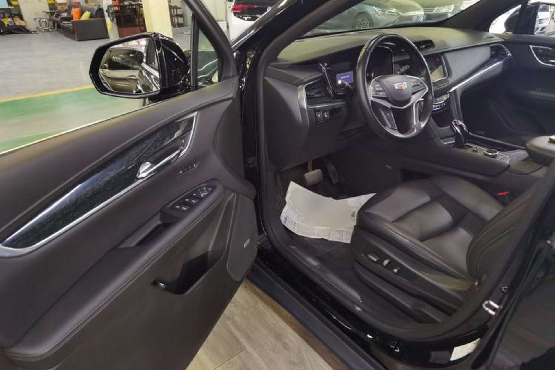 Used Cadillac XT5 2021 28T Luxury Model Driver Seat