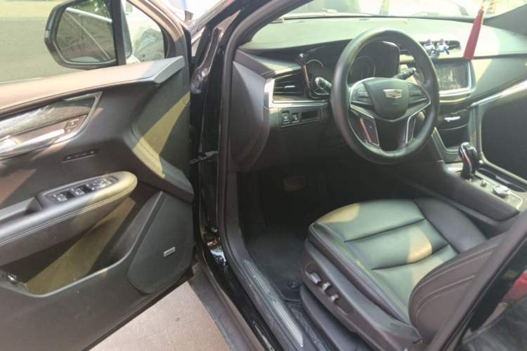 Used Cadillac XT5 2021 2.0T Two-Wheel Drive Luxury Version Driver Seat